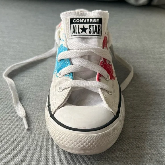 Kids Chuck Taylors - Picture 2 of 8